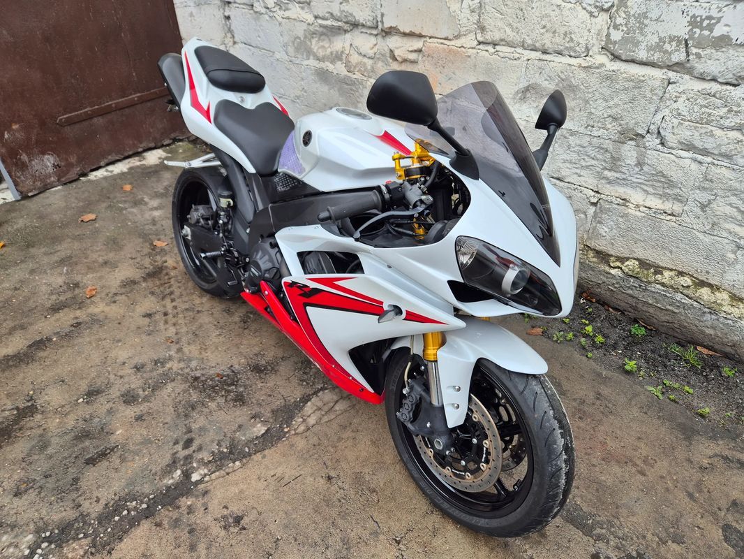Yamaha R1