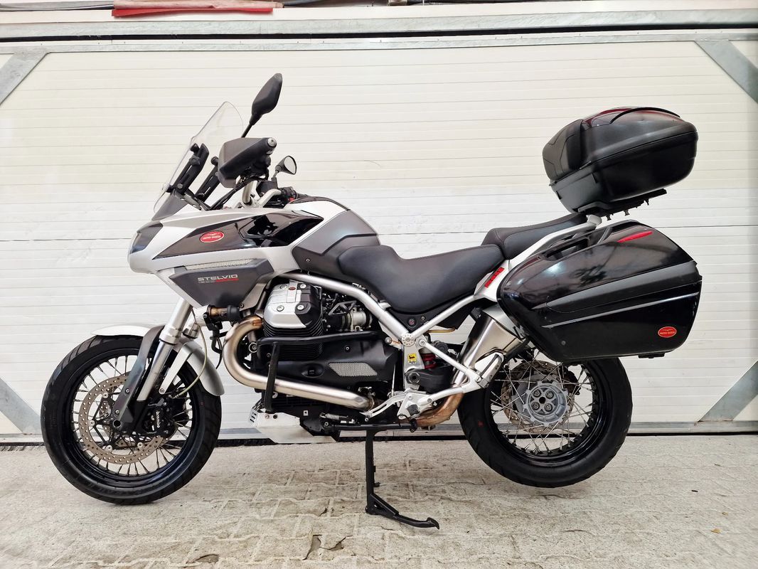 Moto Guzzi Stelvio