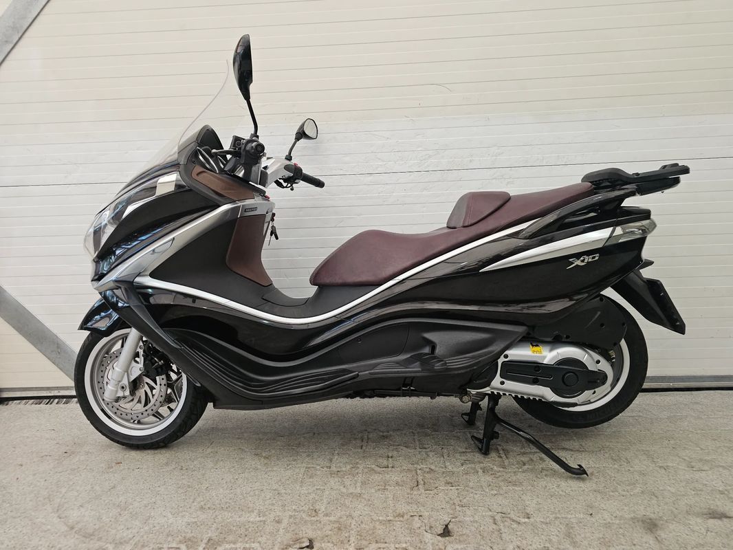 Piaggio X10