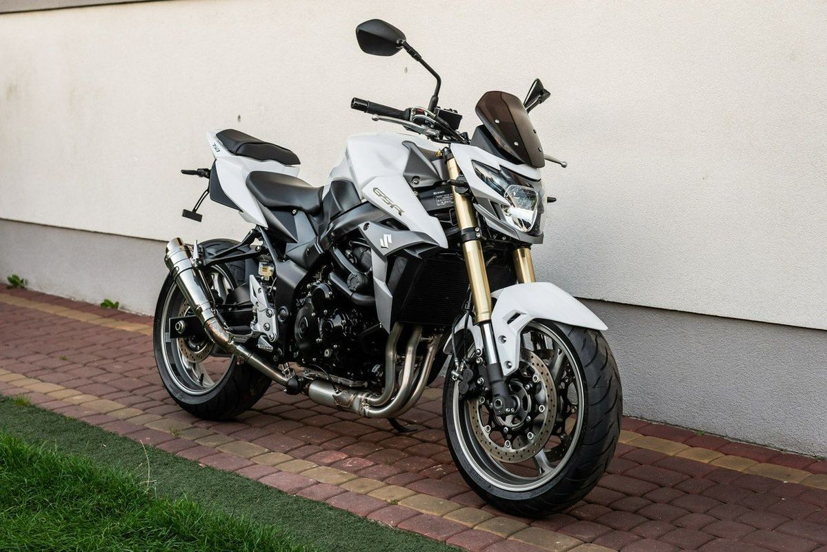 Suzuki GSR