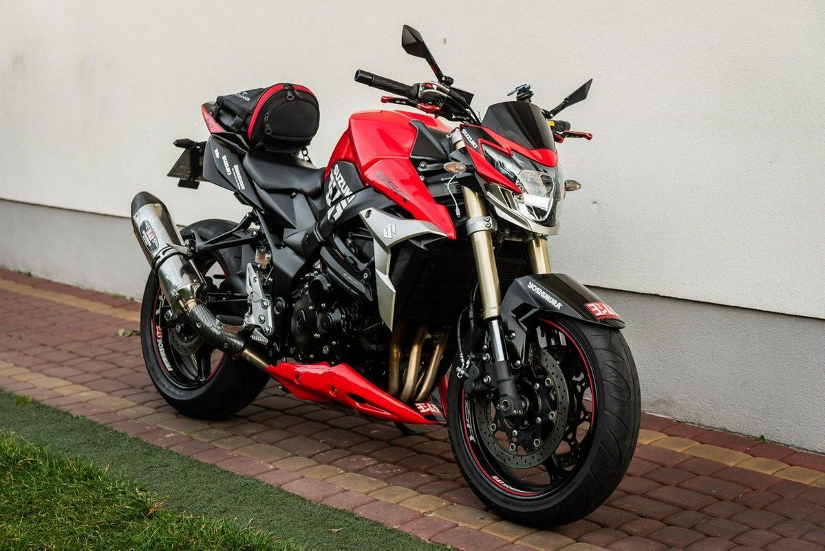 Suzuki GSR