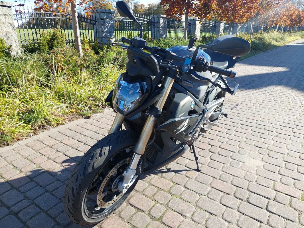 BMW S