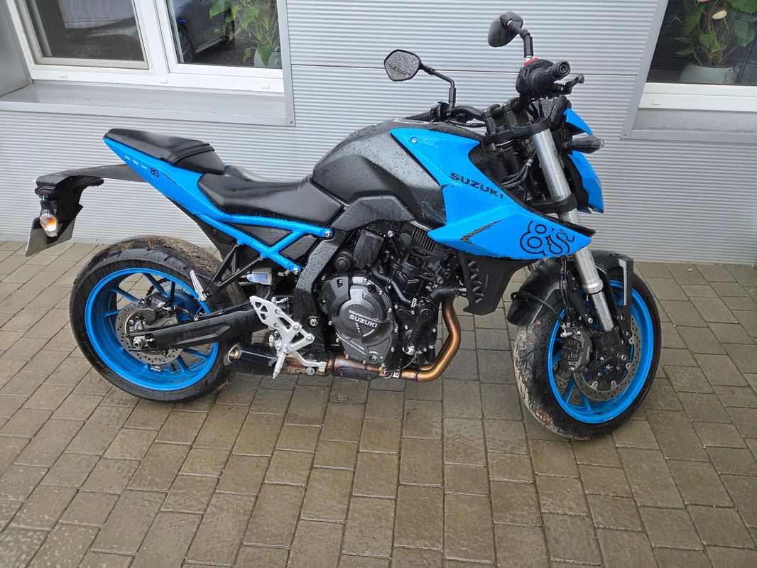 Suzuki GSX