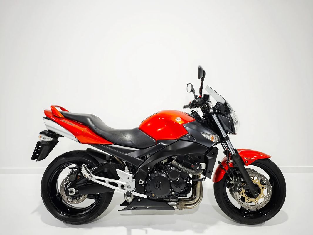 Suzuki GSR