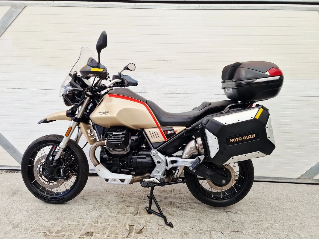 Moto Guzzi V85